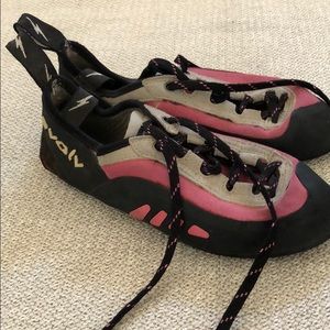 Evolve Climbing Shoes